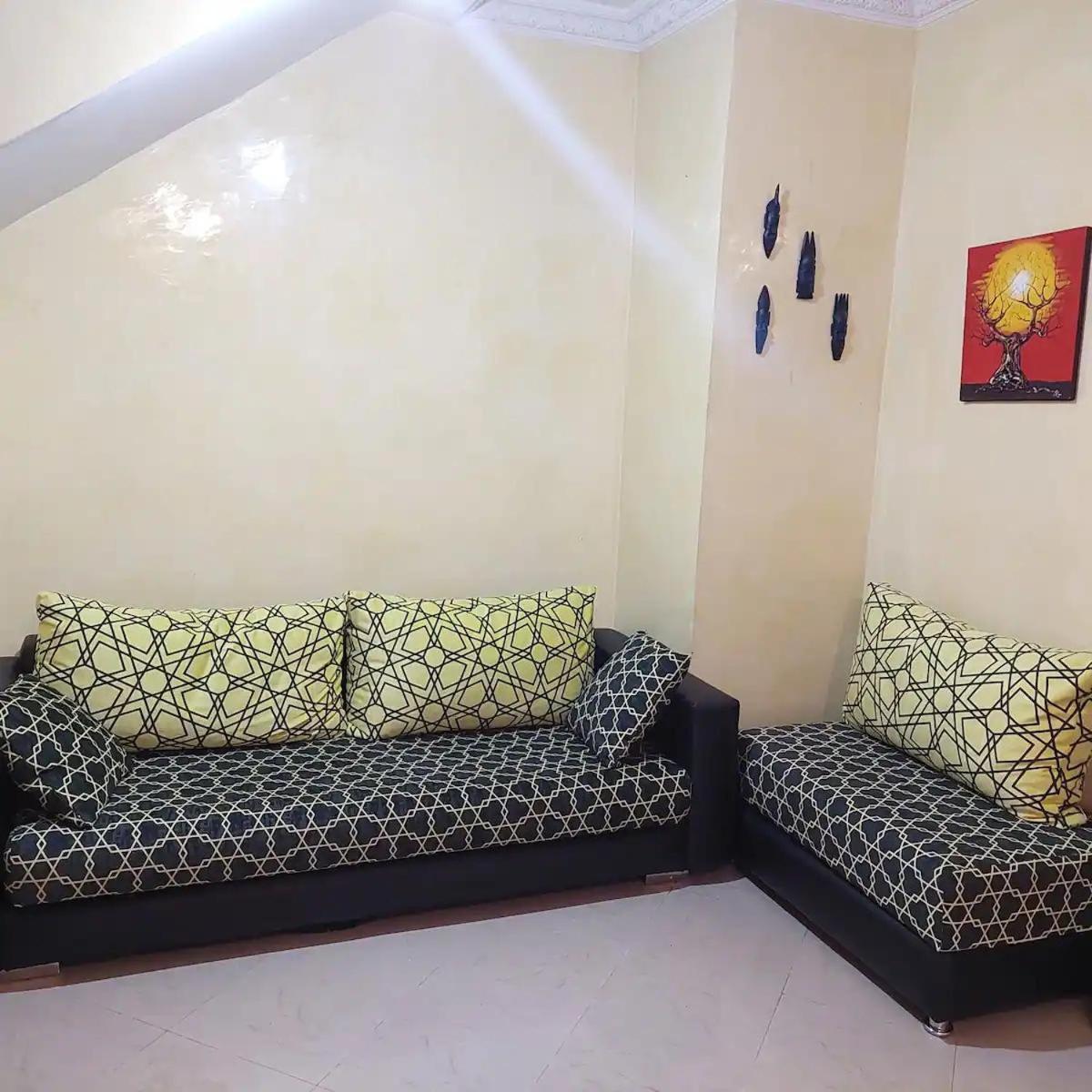 في Appartement *